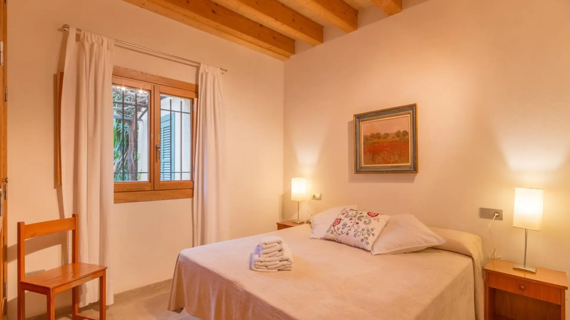 Picturesque Country House In Buger