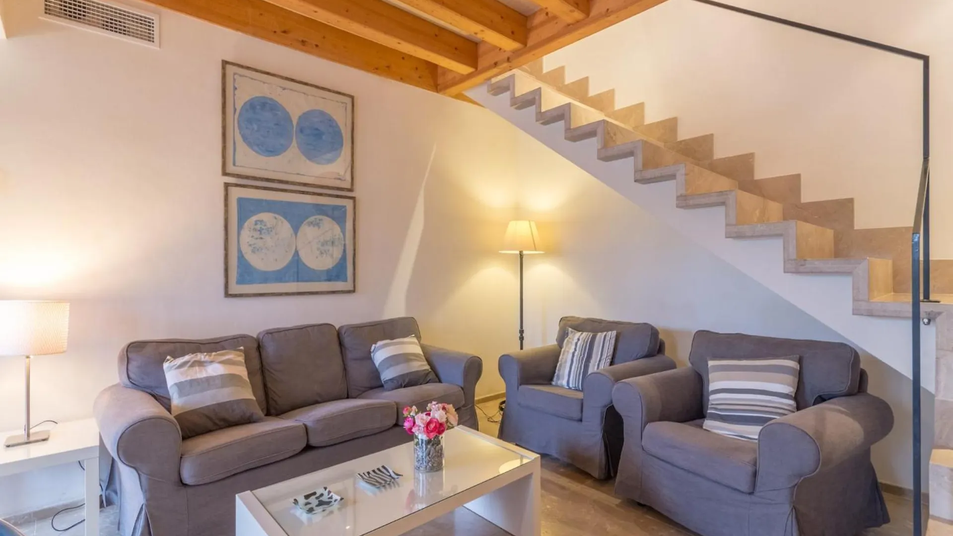 Picturesque Country House In Buger Holiday home