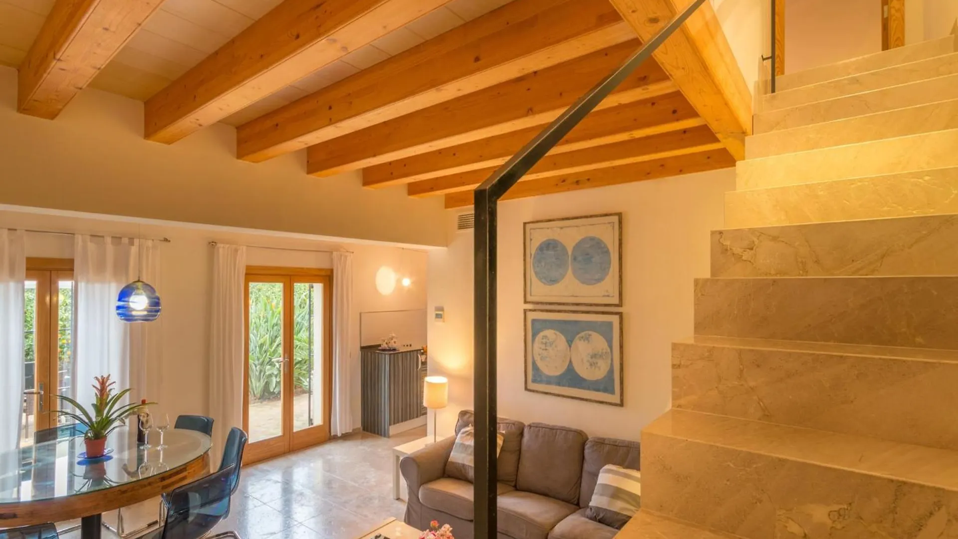Picturesque Country House In Buger Holiday home